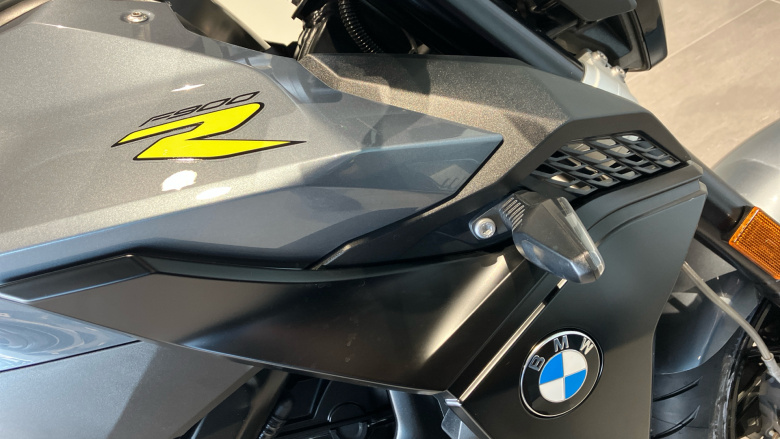 BMW F900 R